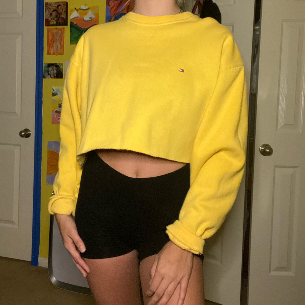 Vintage Cropped Tommy Hilfiger Crewneck